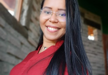 Karolliny Dos Santos portrait 2025